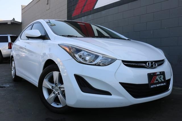 Pre Owned 2015 Hyundai Elantra Se Four Door Sedan In Cypress